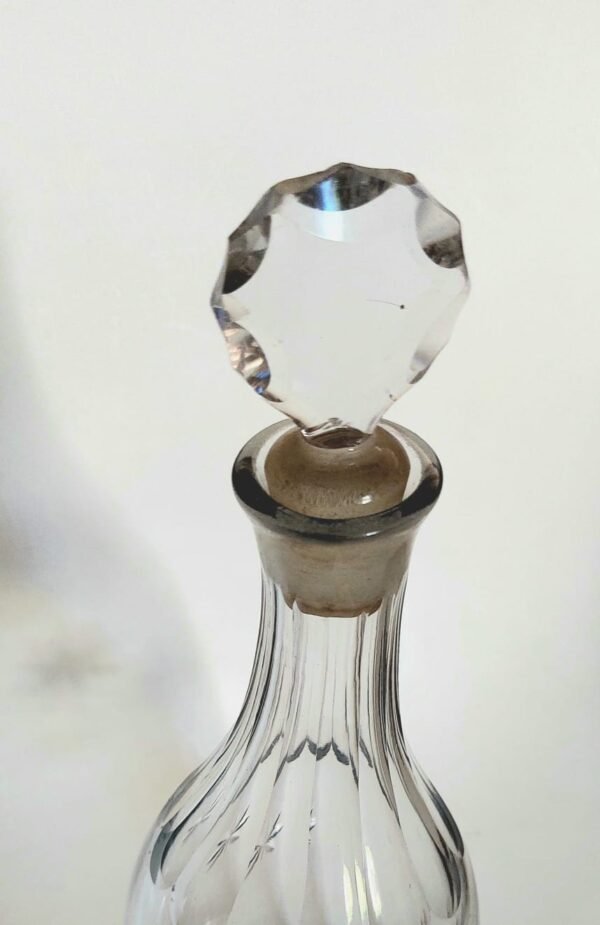 Glass Bell Shaped Decanter with Stopper 1