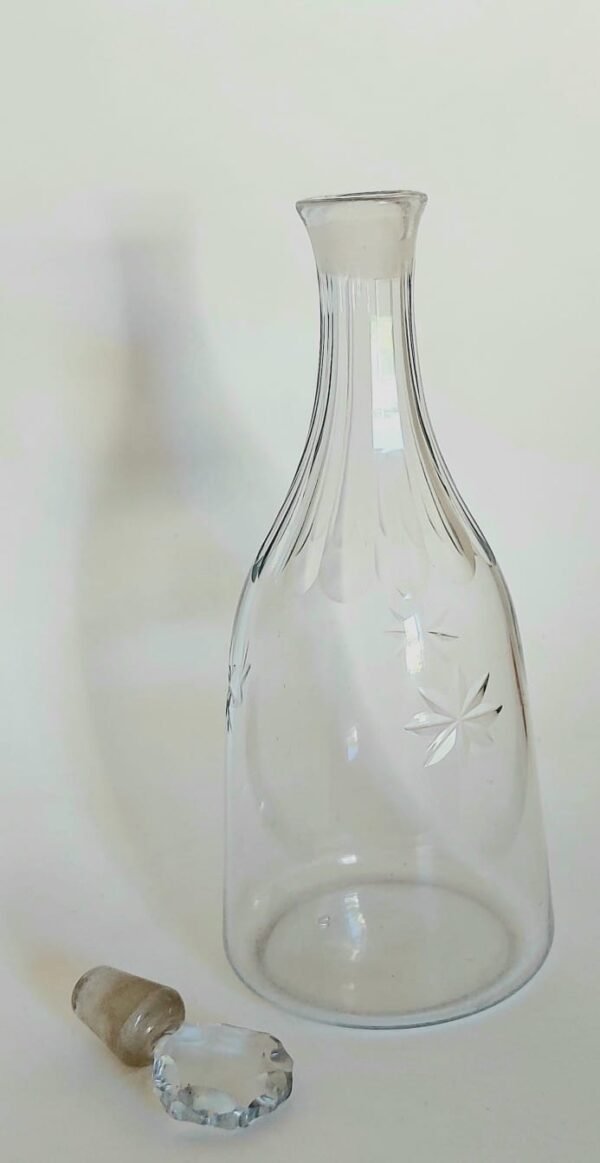 Glass Bell Shaped Decanter with Stopper 4