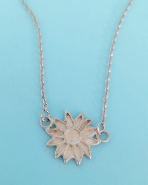 Silver necklace chain with Sunshine pendant