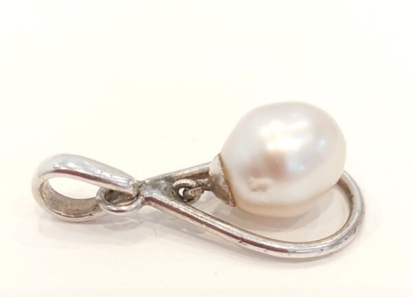 silver pendant with cultured pearl 1