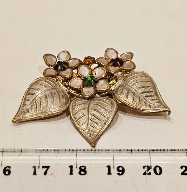 Vintage Gold Tone brooch with enamel inlay - Image 2