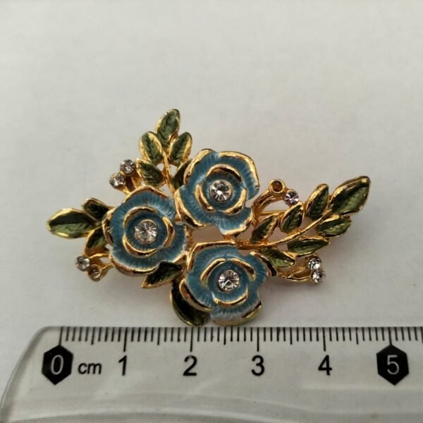 Vintage Gold Tone Brooch with enamel inlay - Image 6