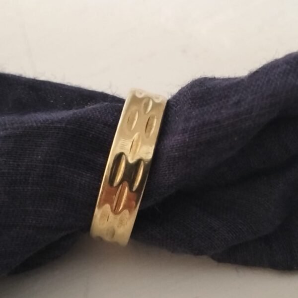 9ct Gold ring