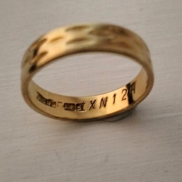 9ct Gold ring