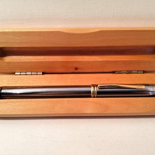 Affordable Cross Gold and Silver Fountain Pen - Image 4