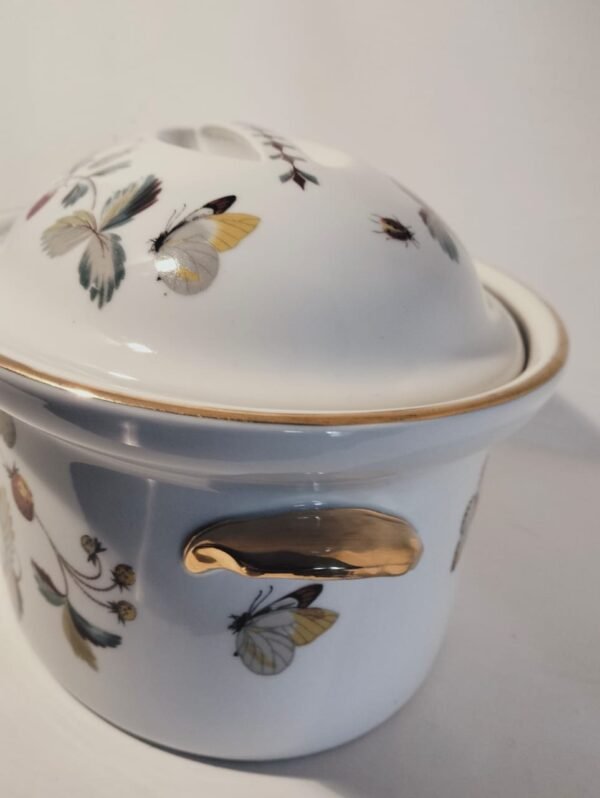 Royal Worcester casserole dish