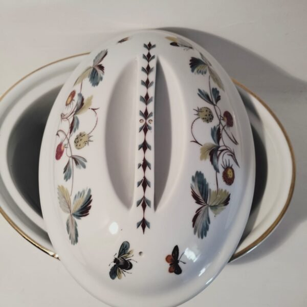 Royal Worcester casserole dish