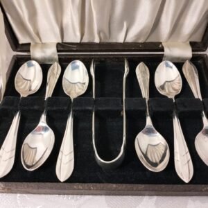 Yeoman silver plated tea spoons and sugar tongs