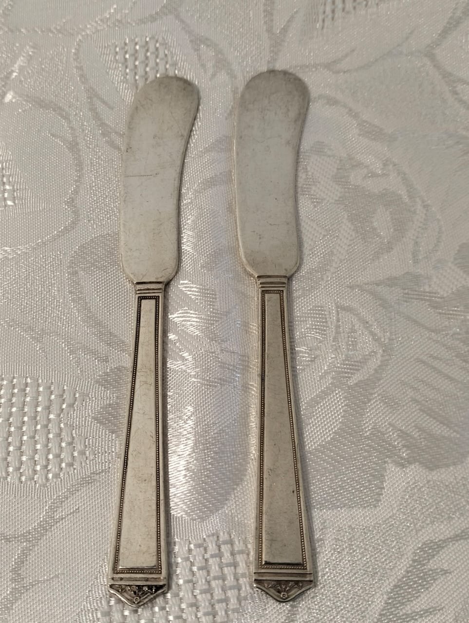 SILVER PLATED BUTTER SPREADER/KNIVES