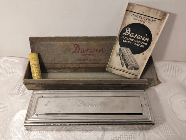 Antique Darwin Hollow Ground Universal Safety Razor, Sheffield Patented 1933