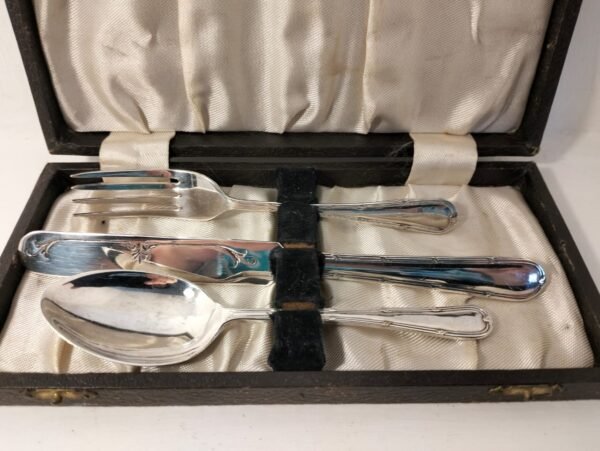 Yeomans silver plate child’s cutlery set in original box