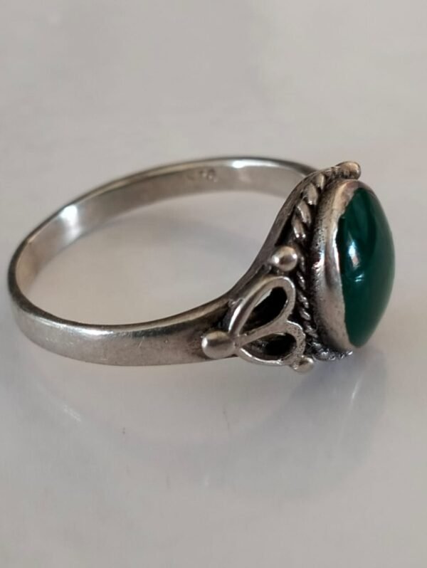 Sterling Silver Oval Shaped Green Onyx Ring - Image 3