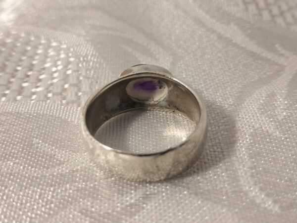 Exquisite Sterling Silver Ring with a Amethyst Stone - Image 4
