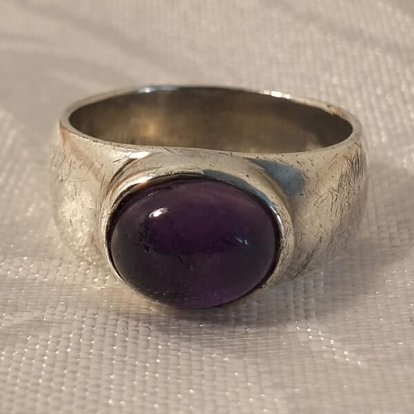 Sterling Silver Ring with a Amethyst Stone