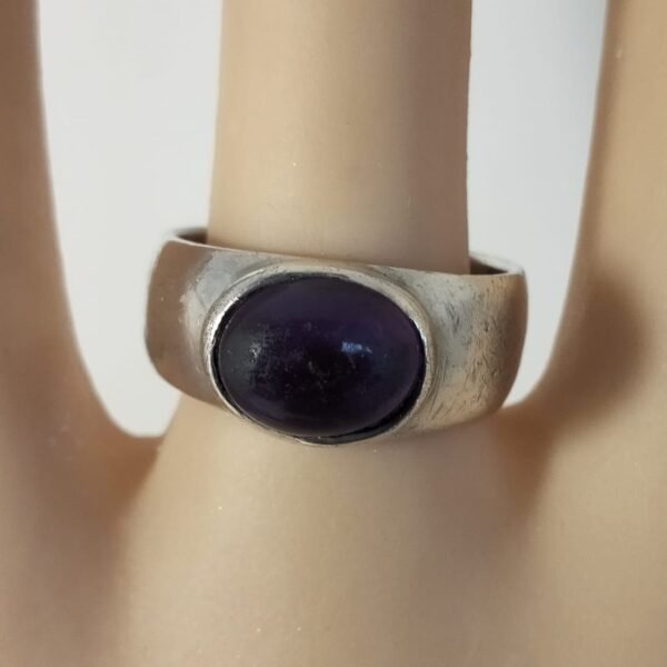 Exquisite Sterling Silver Ring with a Amethyst Stone - Image 5
