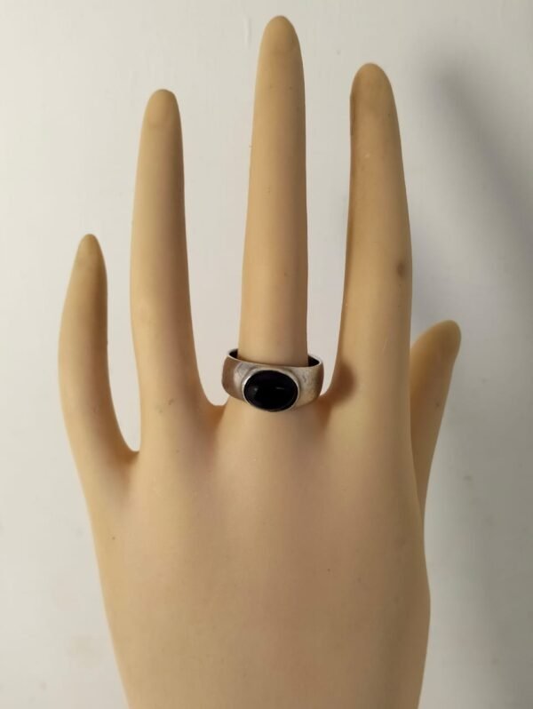 Exquisite Sterling Silver Ring with a Amethyst Stone - Image 3
