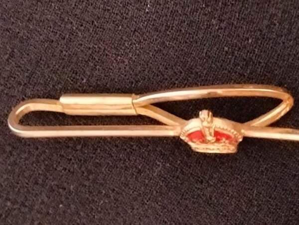 Red Crown Brooch - Image 4
