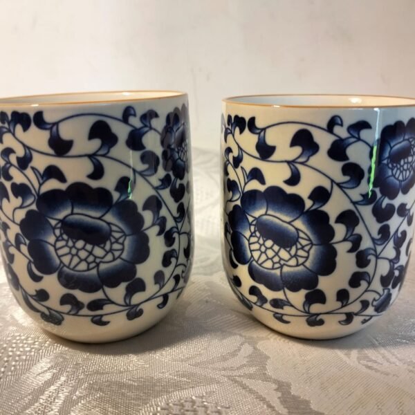 Affordable Vintage Chinese Style Teapot and cups - Image 4