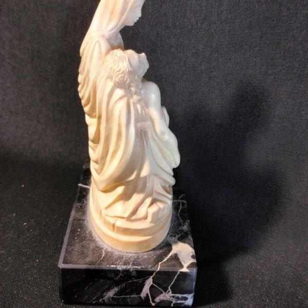 Vintage Italian G Ruggeri Pieta Sculpture - Image 4
