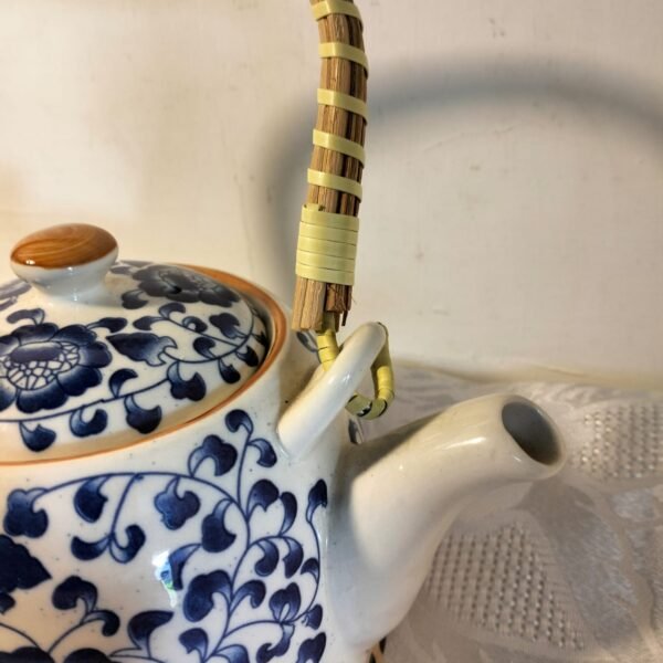 Affordable Vintage Chinese Style Teapot and cups - Image 6