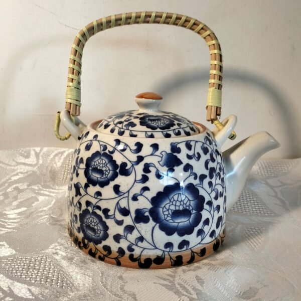 Affordable Vintage Chinese Style Teapot and cups - Image 3
