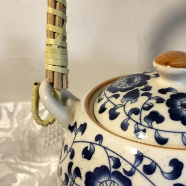 Affordable Vintage Chinese Style Teapot and cups - Image 5