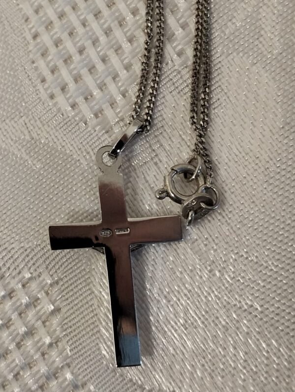 Sterling silver necklace with crucifix pendant