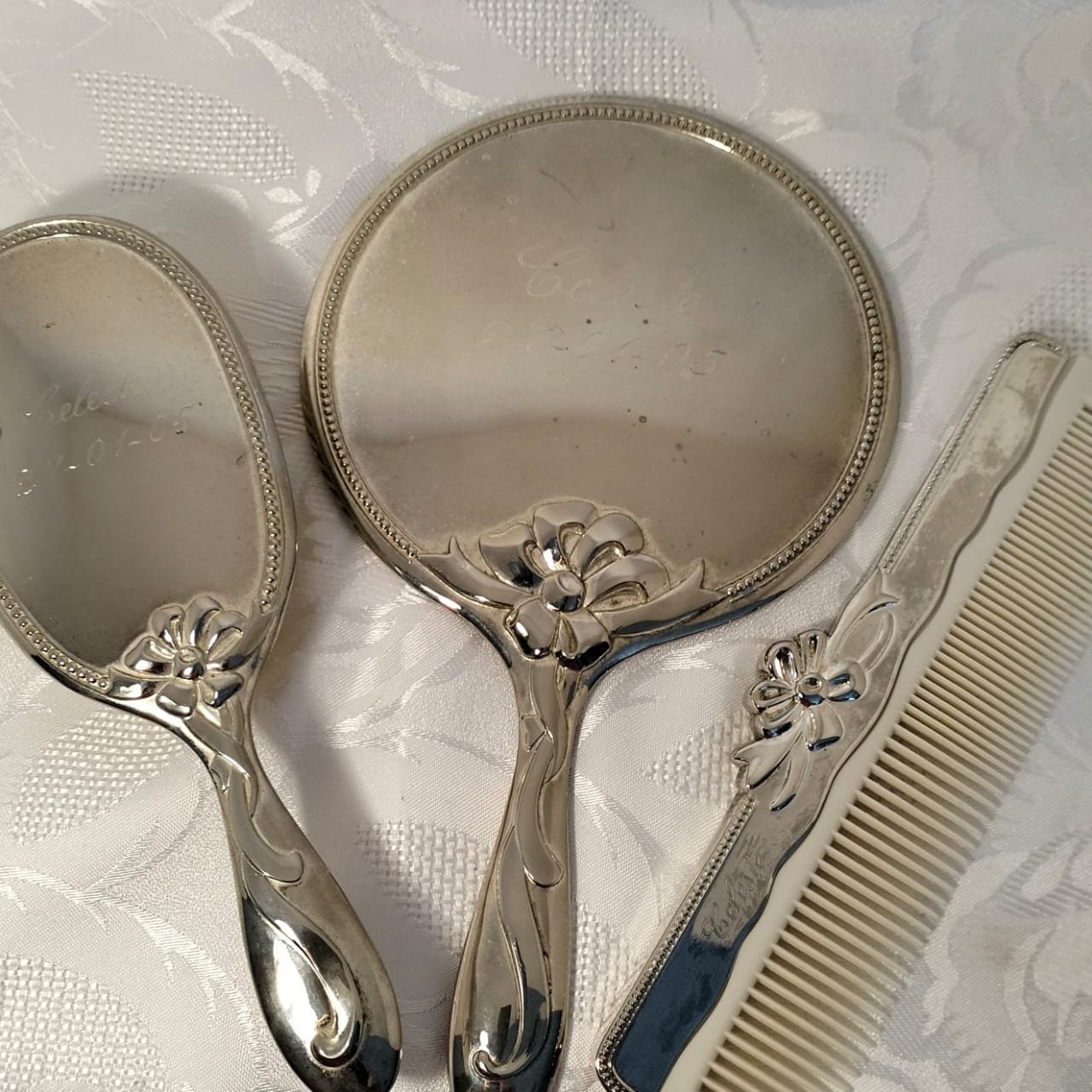 Vintage Art Nouveau 3 Piece Vanity Set 3 Vintage Art Nouveau 3 Piece Vanity Set - Image 3