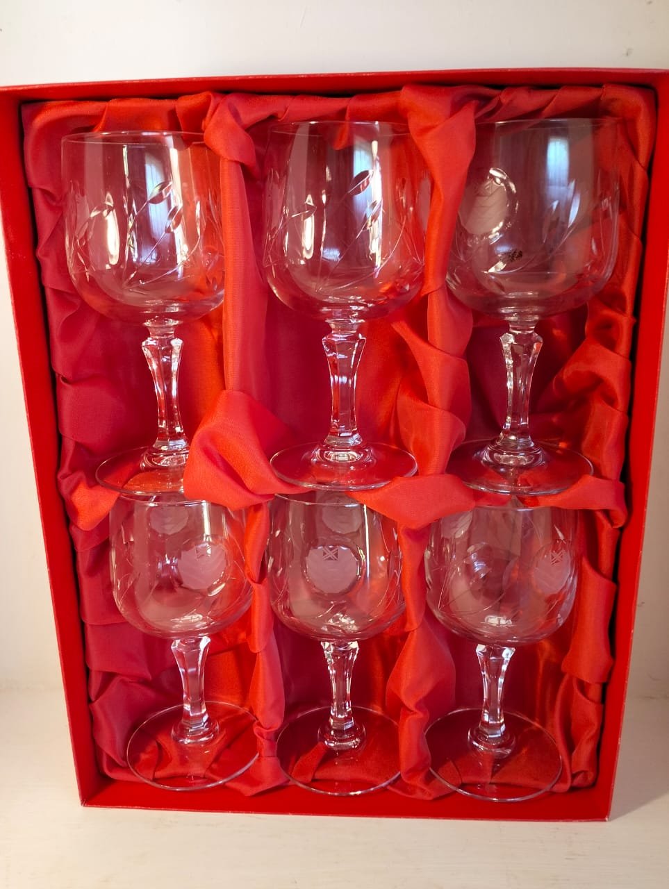 New Devon Lead Crystal White wine glasses 2 Devon Lead Crystal White wine glasses