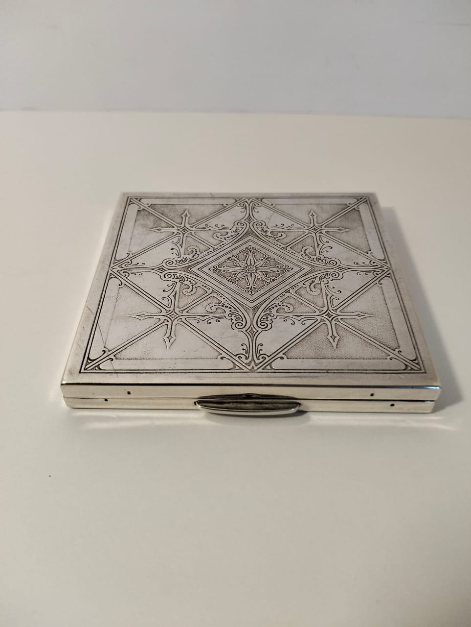 Vintage British Searchlight Powder Compact 4 Vintage British Searchlight Powder Compact - Image 4