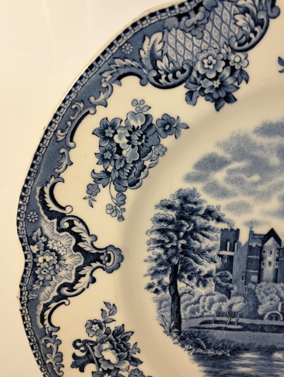 Attractive Johnson Brothers Old Britain Castles Blue Dinner Plate 4 Attractive Johnson Brothers Old Britain Castles Blue Dinner Plate - Image 4