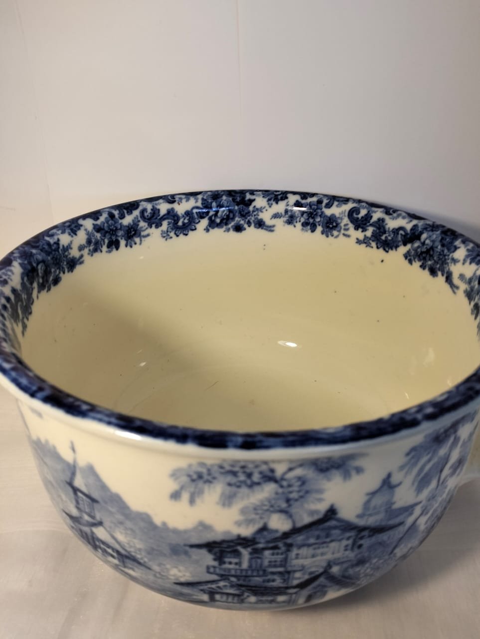 Vintage Minton Staffordshire chamber pot 5 Vintage Minton Staffordshire chamber pot - Image 5