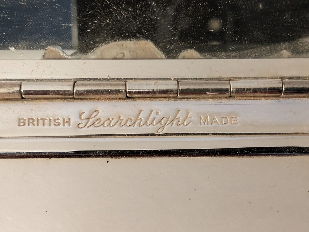 Vintage British Searchlight Powder Compact 5 Vintage British Searchlight Powder Compact - Image 5