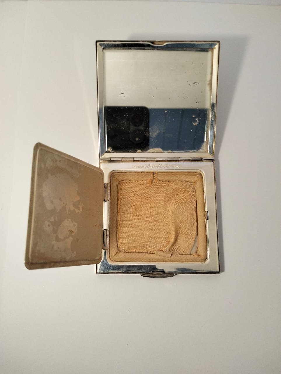 Vintage British Searchlight Powder Compact 2 Vintage British Searchlight Powder Compact - Image 2