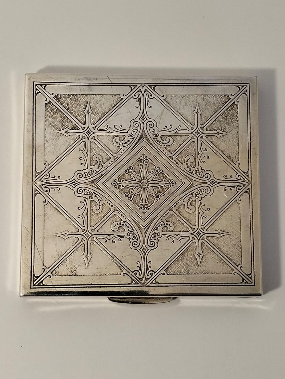 Vintage British Searchlight Powder Compact 1 Vintage British Searchlight Powder Compact