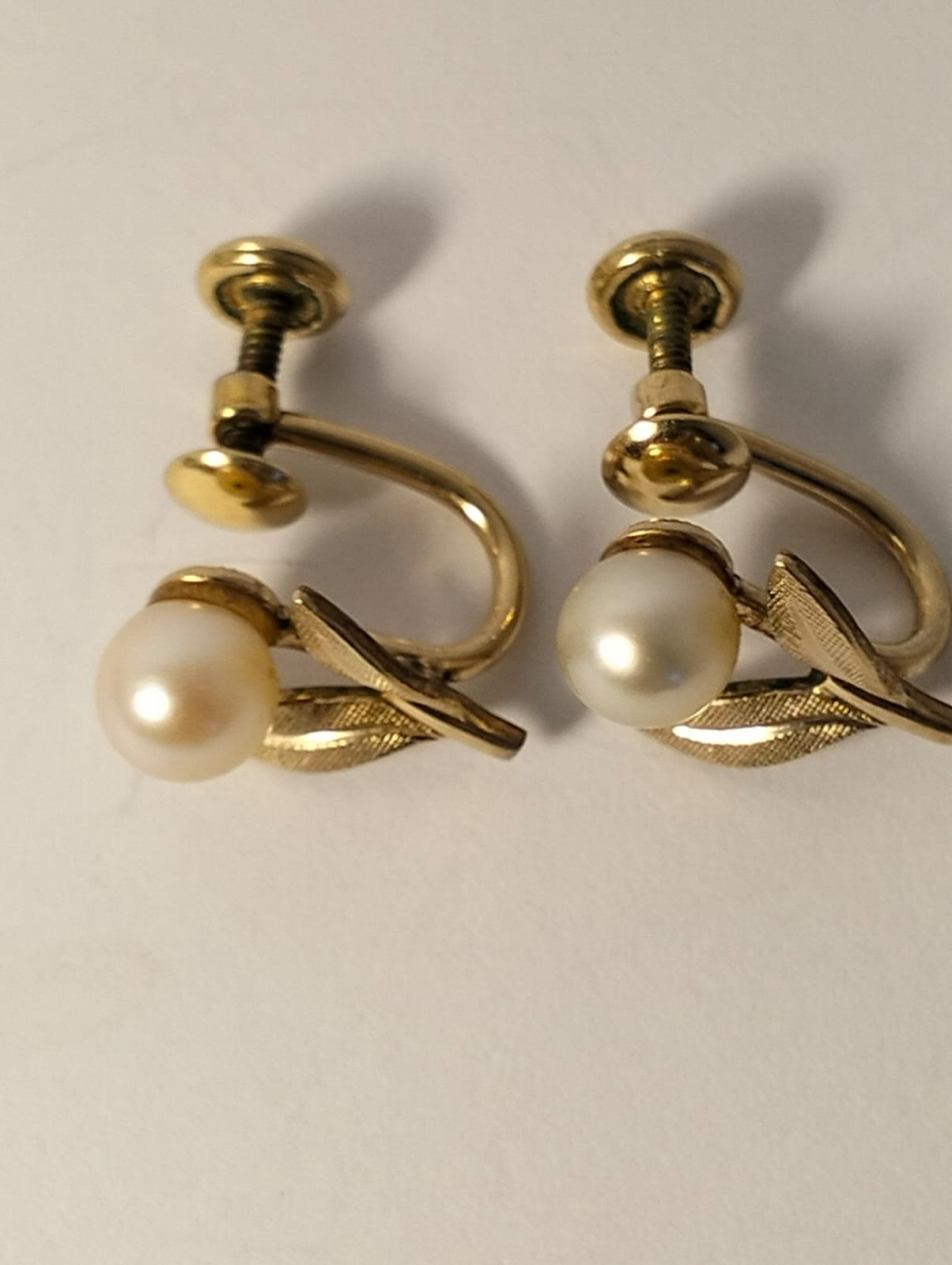 Beautiful 12ct gold plated earrings with cultured pearls 5 Beautiful 12ct gold plated earrings with cultured pearls - Image 5