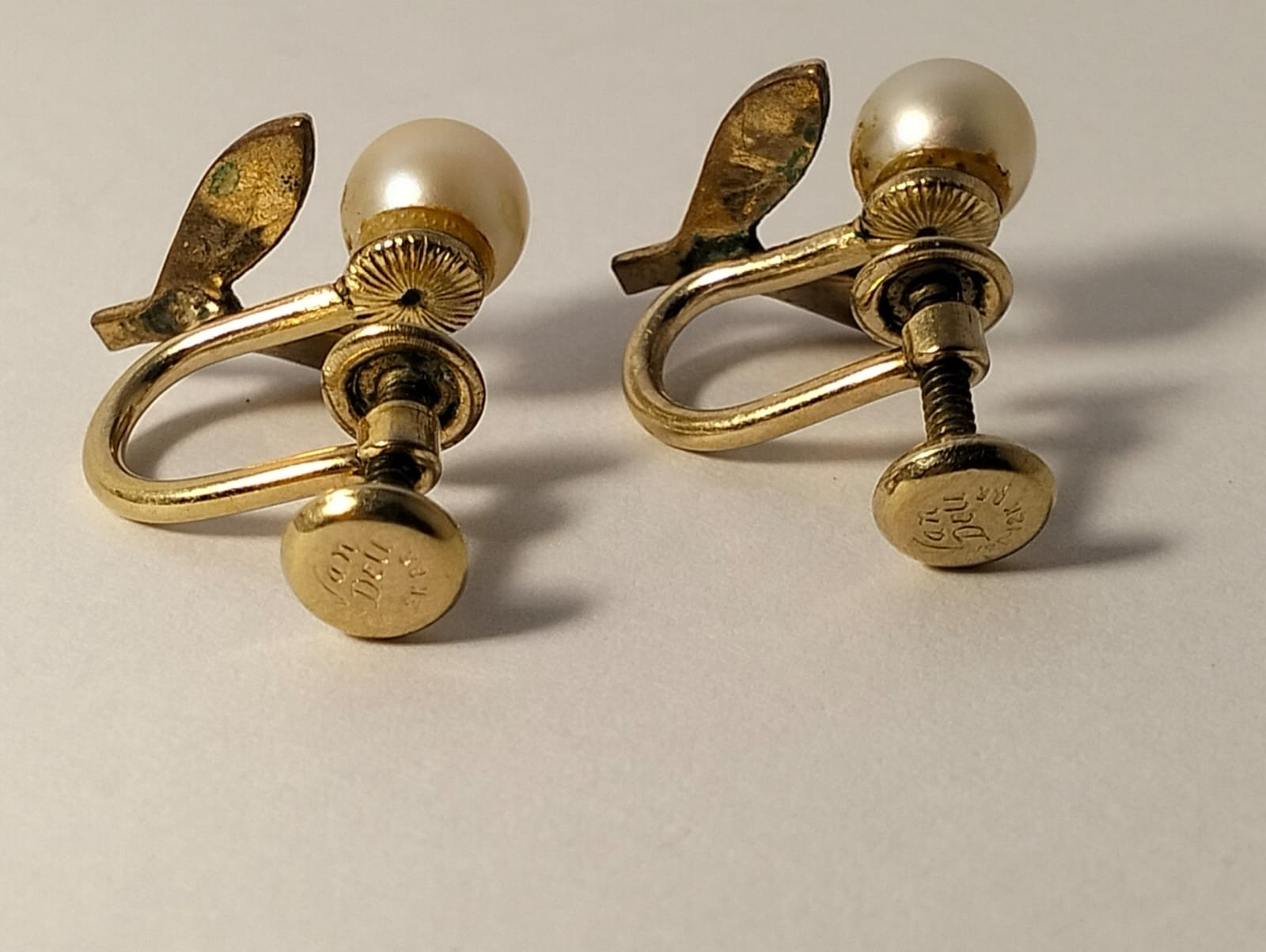 Beautiful 12ct gold plated earrings with cultured pearls 3 Beautiful 12ct gold plated earrings with cultured pearls - Image 3