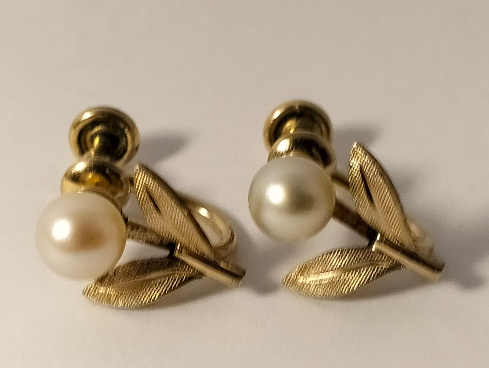 Beautiful 12ct gold plated earrings with cultured pearls 4 Beautiful 12ct gold plated earrings with cultured pearls - Image 4