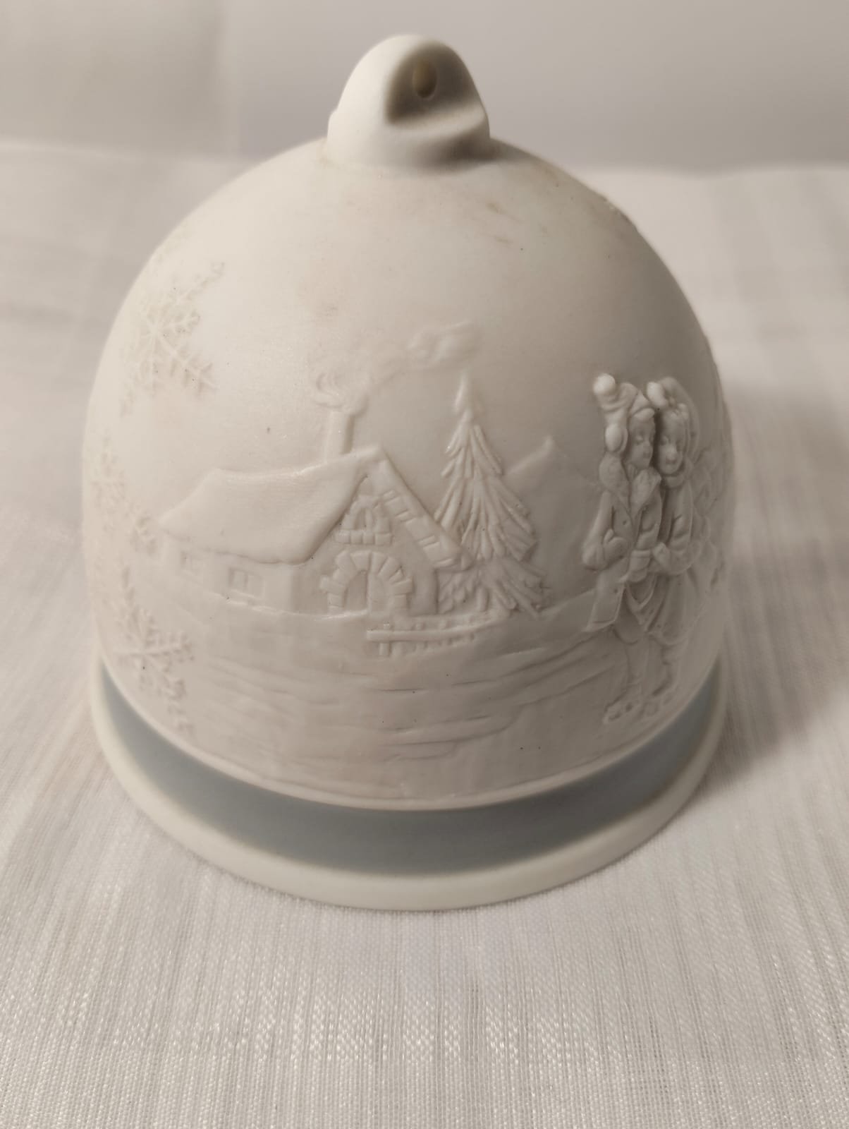 Beautiful Vintage Lladro 1994 Porcelain Autumn Bell 3 Beautiful Vintage Lladro 1994 Porcelain Autumn Bell - Image 3