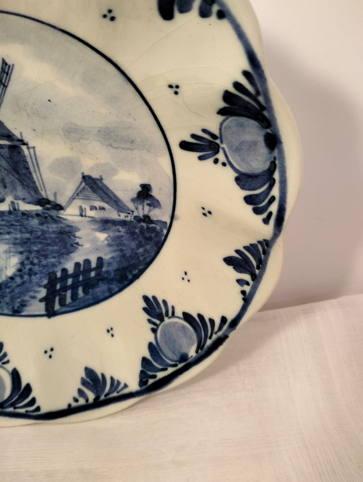 Delft Blue Scalloped Edge Hand Painted Bowl 4 Delft Blue Scalloped Edge Hand Painted Bowl - Image 4
