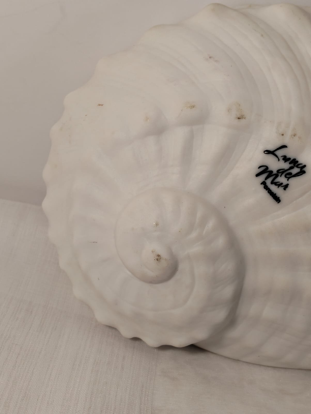 Luna del Mar Porcelain Shell Dish 4 Luna del Mar Porcelain Shell Dish - Image 4