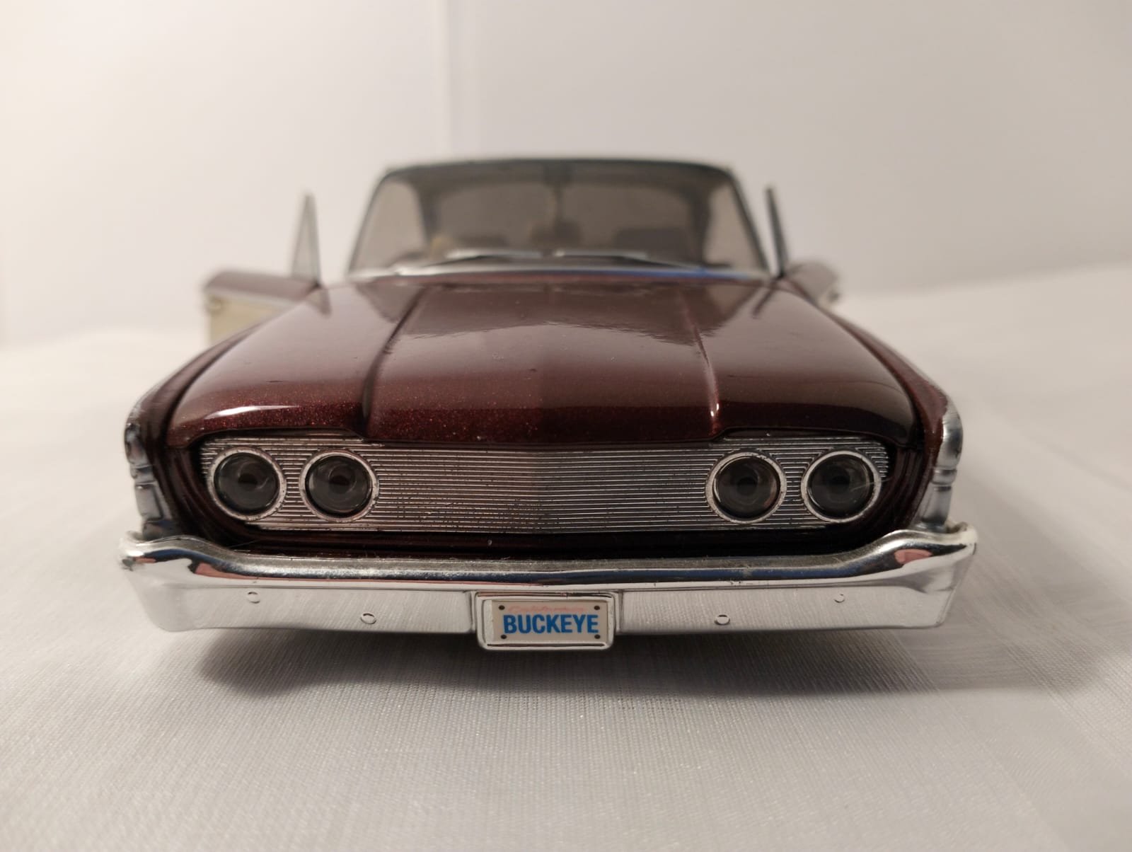 Maisto Pro Rodz 1960 Ford Starliner Model