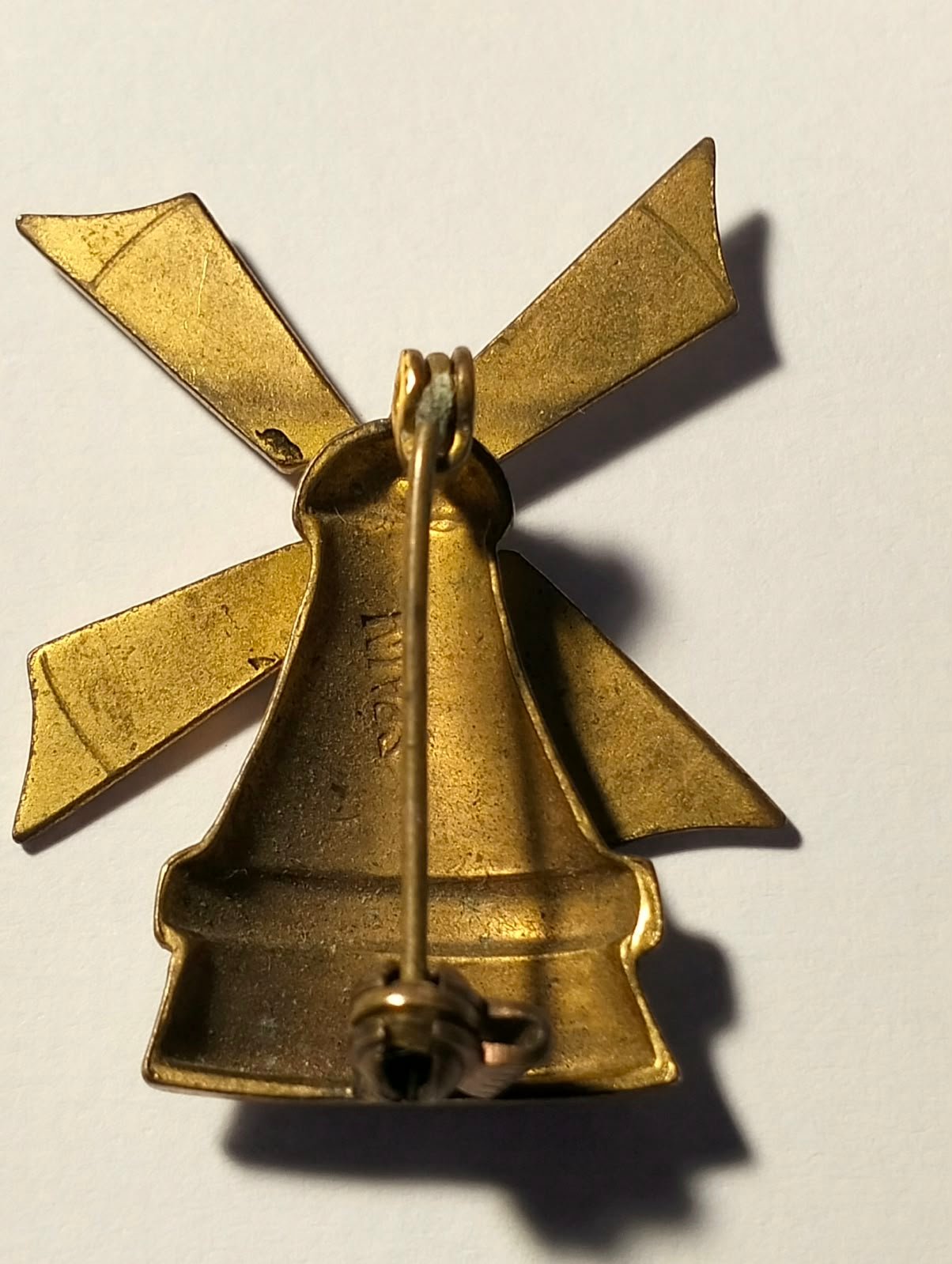 Charming Vintage Ornate Two Tone Windmill Brooch 2 Charming Vintage Ornate Two Tone Windmill Brooch - Image 2