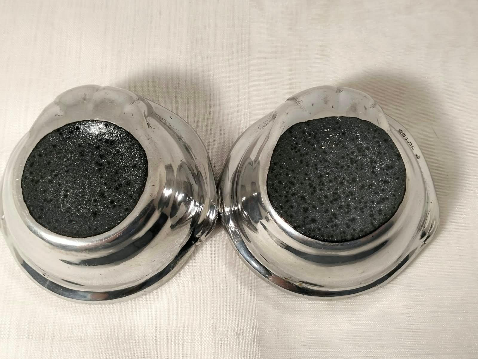 Affordable Carrol Boyes Salt and Pepper bowls 2 Affordable Carrol Boyes Salt and Pepper bowls - Image 2