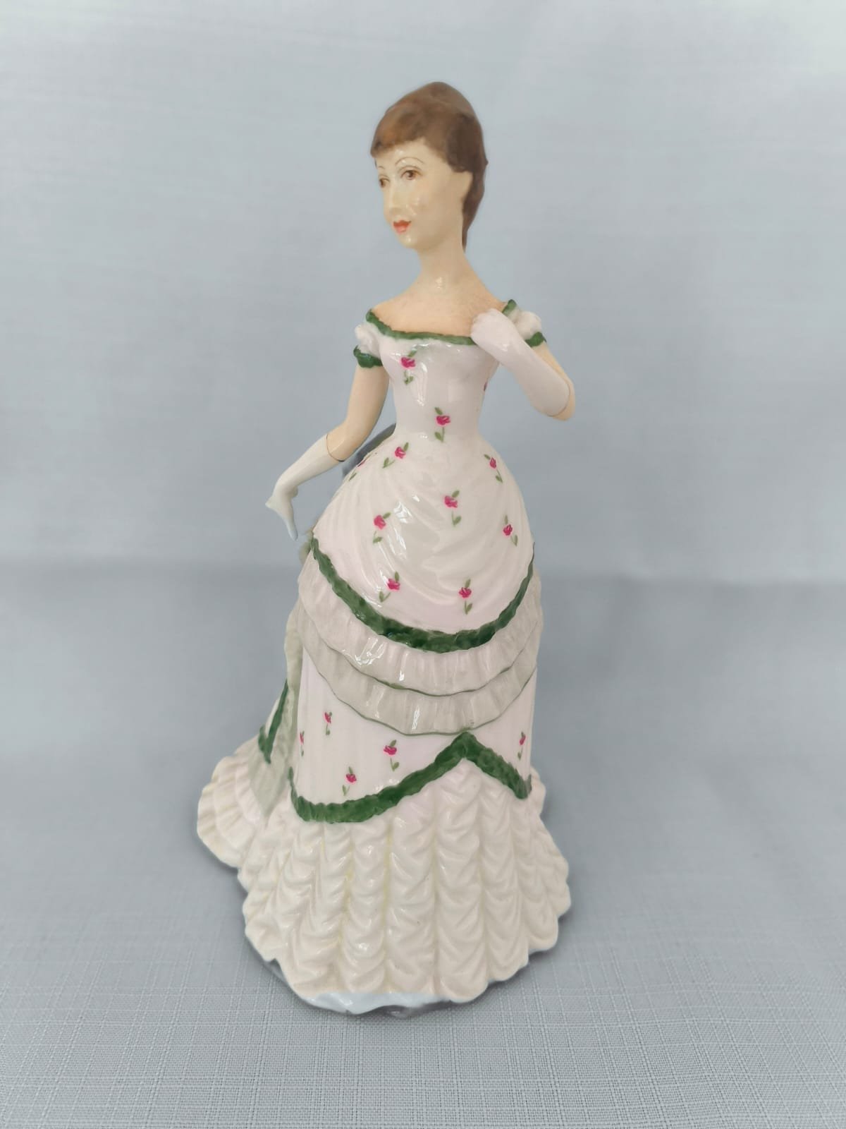Beautiful Royal Worcester Figurine 3 Beautiful Royal Worcester Figurine - Image 3