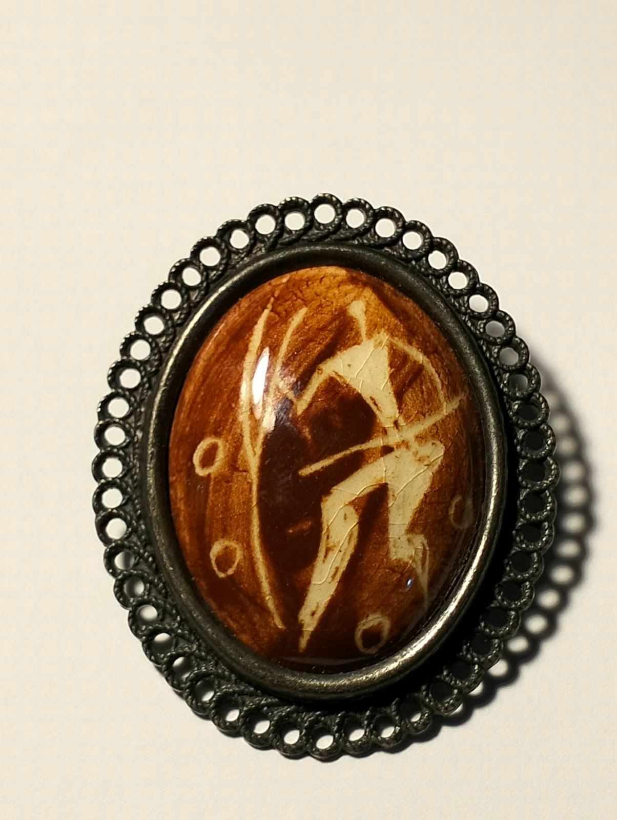 Charming Vintage Reverse Carved Cameo Style Brooch 5 Charming Vintage Reverse Carved Cameo Style Brooch - Image 5