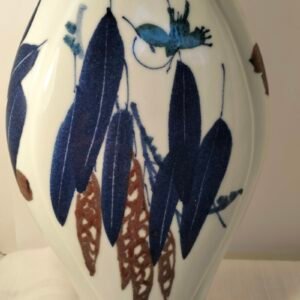  Vintage Chinese porcelain vase